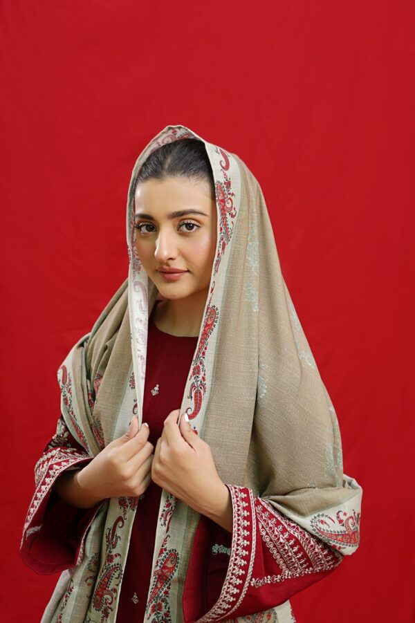 ASLING LAWN  WITH  DIGITAL Diamond DUPATTA - Image 3