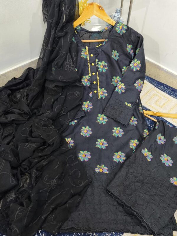 LAWN COTTON SCREEN PRINT 2 PC 2K25 ✨ - Image 2