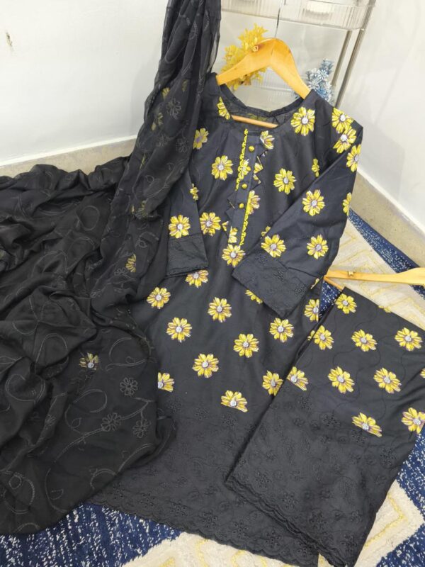 LAWN COTTON SCREEN PRINT 2 PC 2K25 ✨ - Image 3