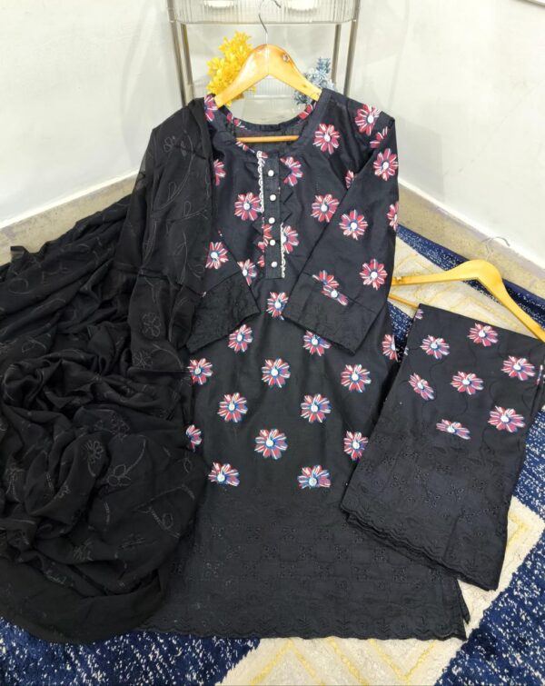 LAWN COTTON SCREEN PRINT 2 PC 2K25 ✨ - Image 4
