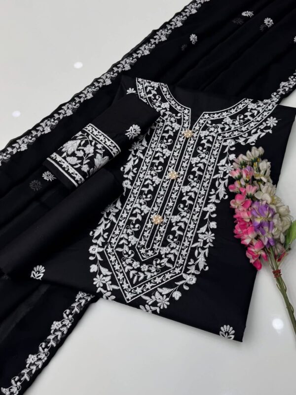 Pakka Galla Booti Embroidered Lawn Suit - Image 7