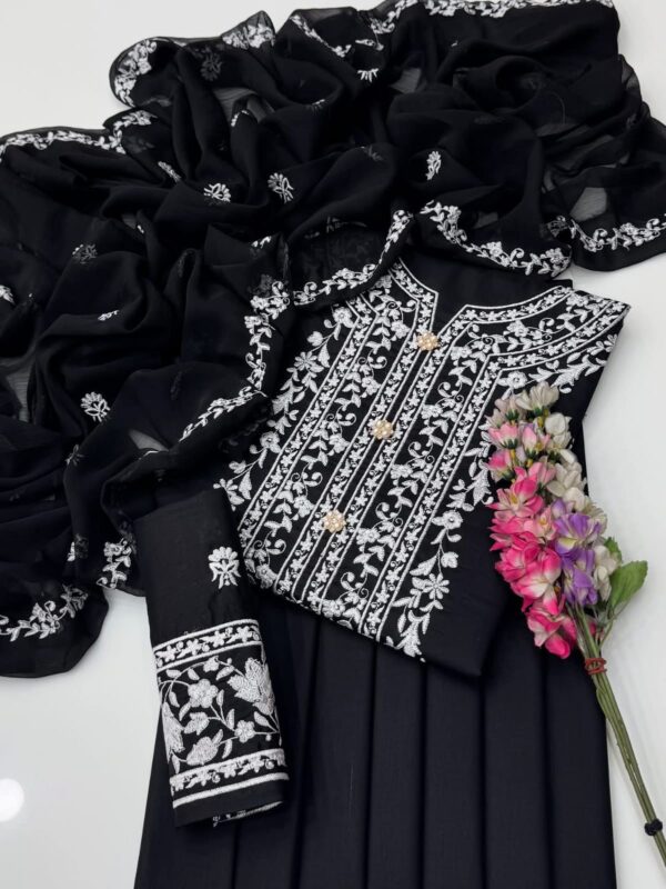 Pakka Galla Booti Embroidered Lawn Suit - Image 8
