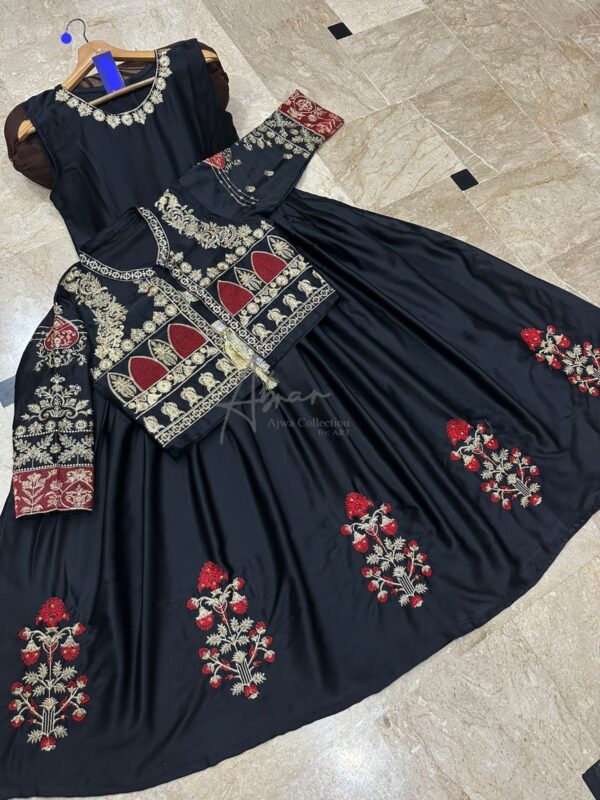 Regal Nug Embroidered Koti - Image 7