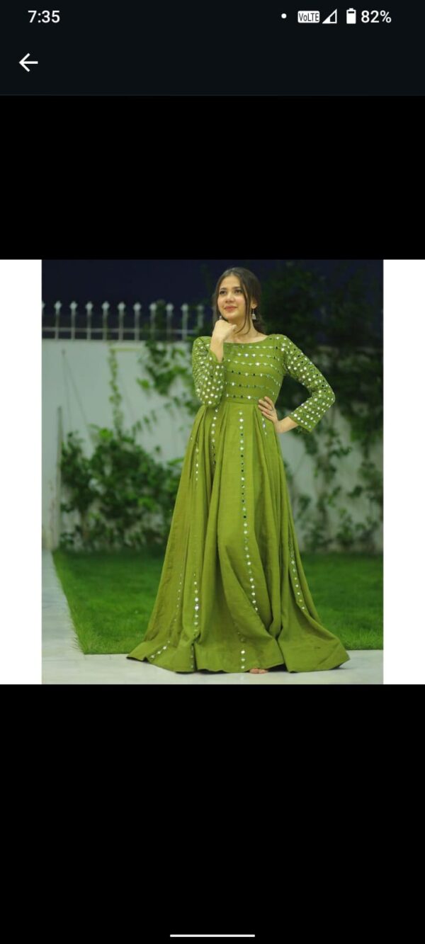 Mehndi Glow – Green Embroidered Ensemble